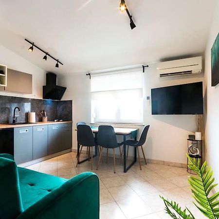 Apartman Smaragd Fažana Buitenkant foto